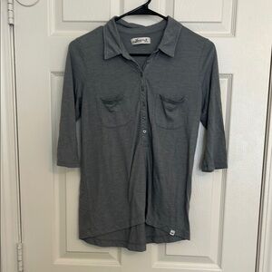 Stylish Gray Button-Up Shirt with Pockets